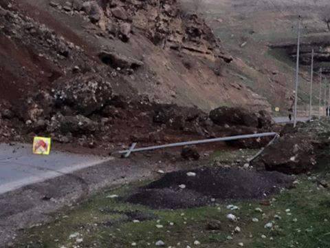 به‌هۆی داڕمانی شاخه‌وه‌ رێگای نێوان سۆران - چۆمان داخرا